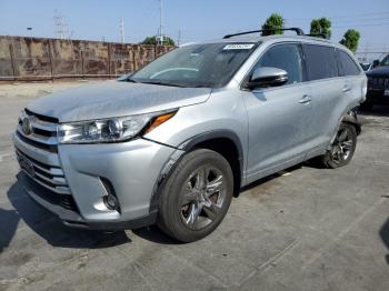  Salvage Toyota Highlander