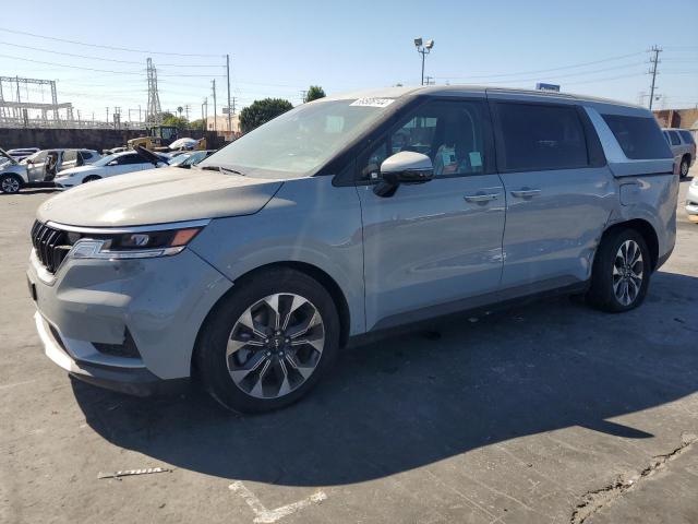  Salvage Kia Carnival