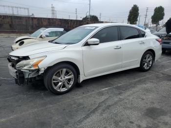  Salvage Nissan Altima