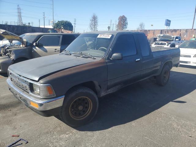  Salvage Toyota Pickup