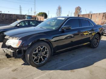  Salvage Chrysler 300