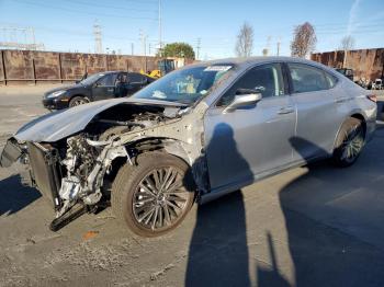  Salvage Lexus Es