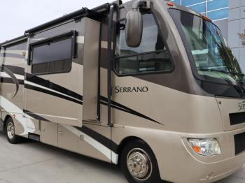  Salvage Workhorse Custom Cha Motorhome