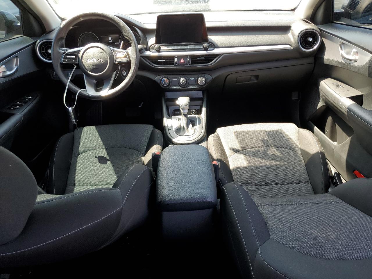 Kia Forte Fe Image 8