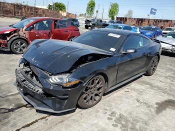  Salvage Ford Mustang