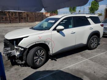  Salvage Nissan Pathfinder