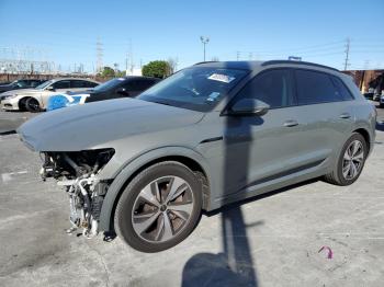  Salvage Audi Q8