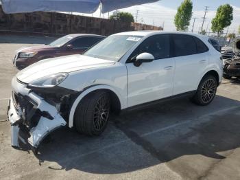  Salvage Porsche Cayenne
