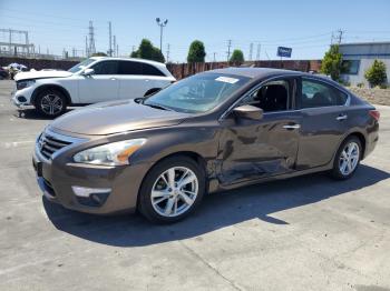  Salvage Nissan Altima