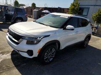  Salvage Kia Seltos