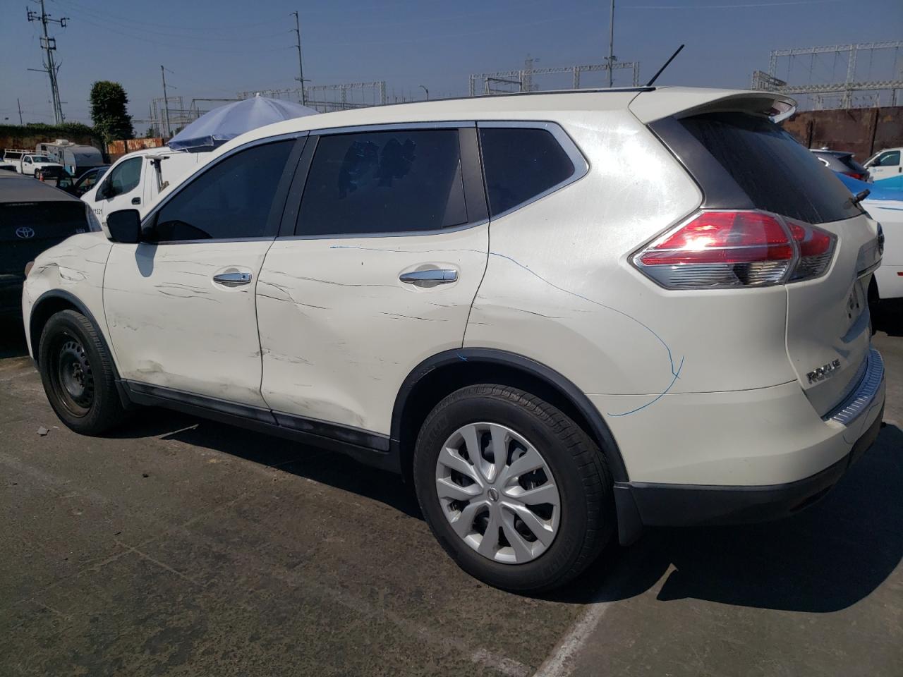 Nissan Rogue S Image 2