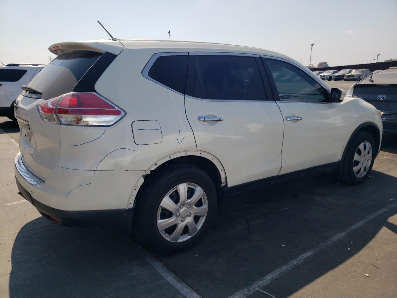Nissan Rogue S Image 3