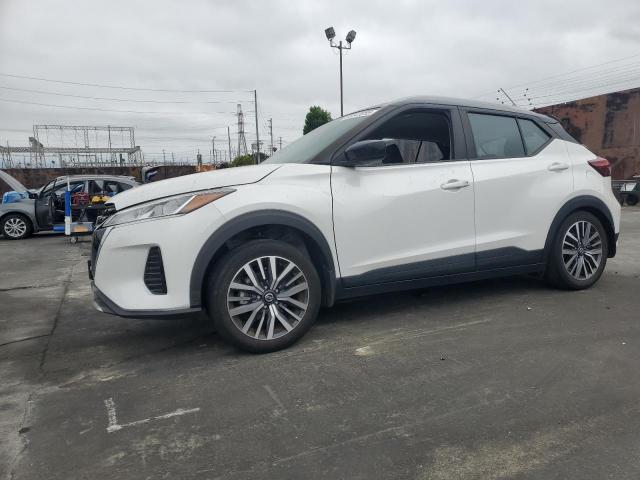  Salvage Nissan Kicks