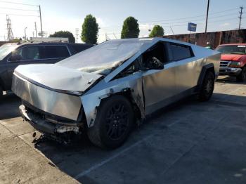 Salvage Tesla Cybertruck