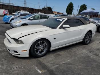  Salvage Ford Mustang