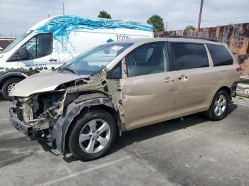  Salvage Toyota Sienna