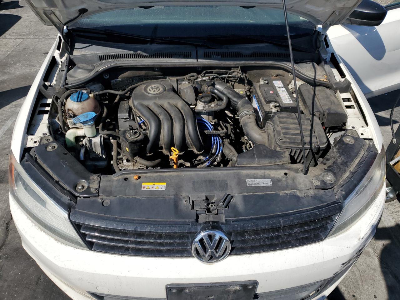 Volkswagen Jetta Base Image 2