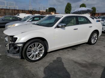 Salvage Chrysler 300