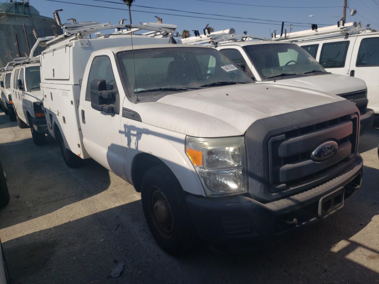 Ford F-350 Super Duty Image 2