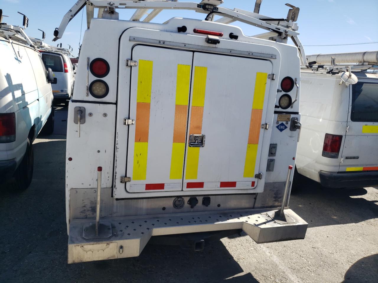 Ford F-350 Super Duty Image 4