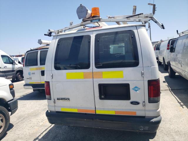 Ford Econoline E250 Van Image 12