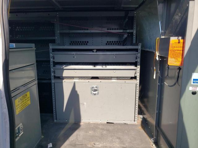 Ford Econoline E250 Van Image 13