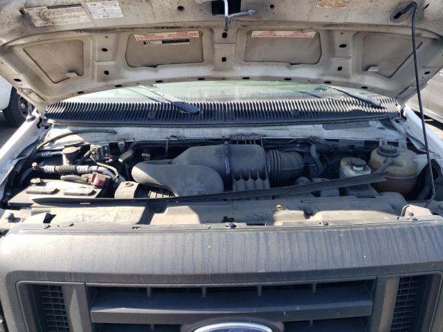 Ford Econoline E250 Van Image 4