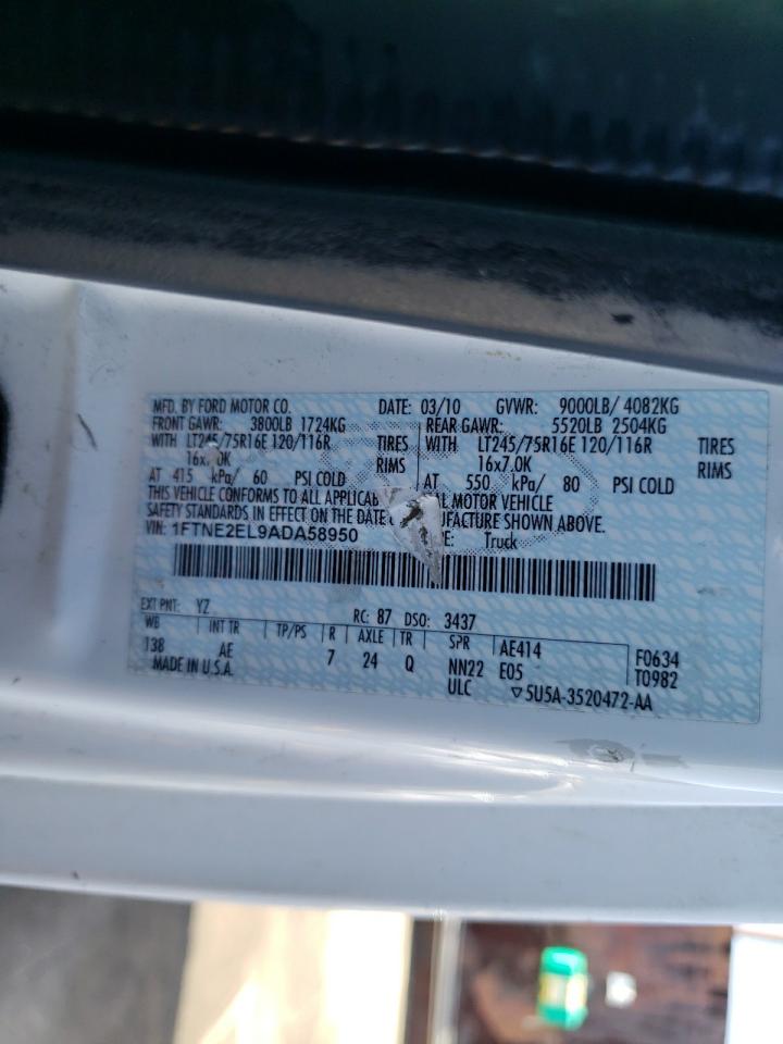 Ford Econoline E250 Van Image 2