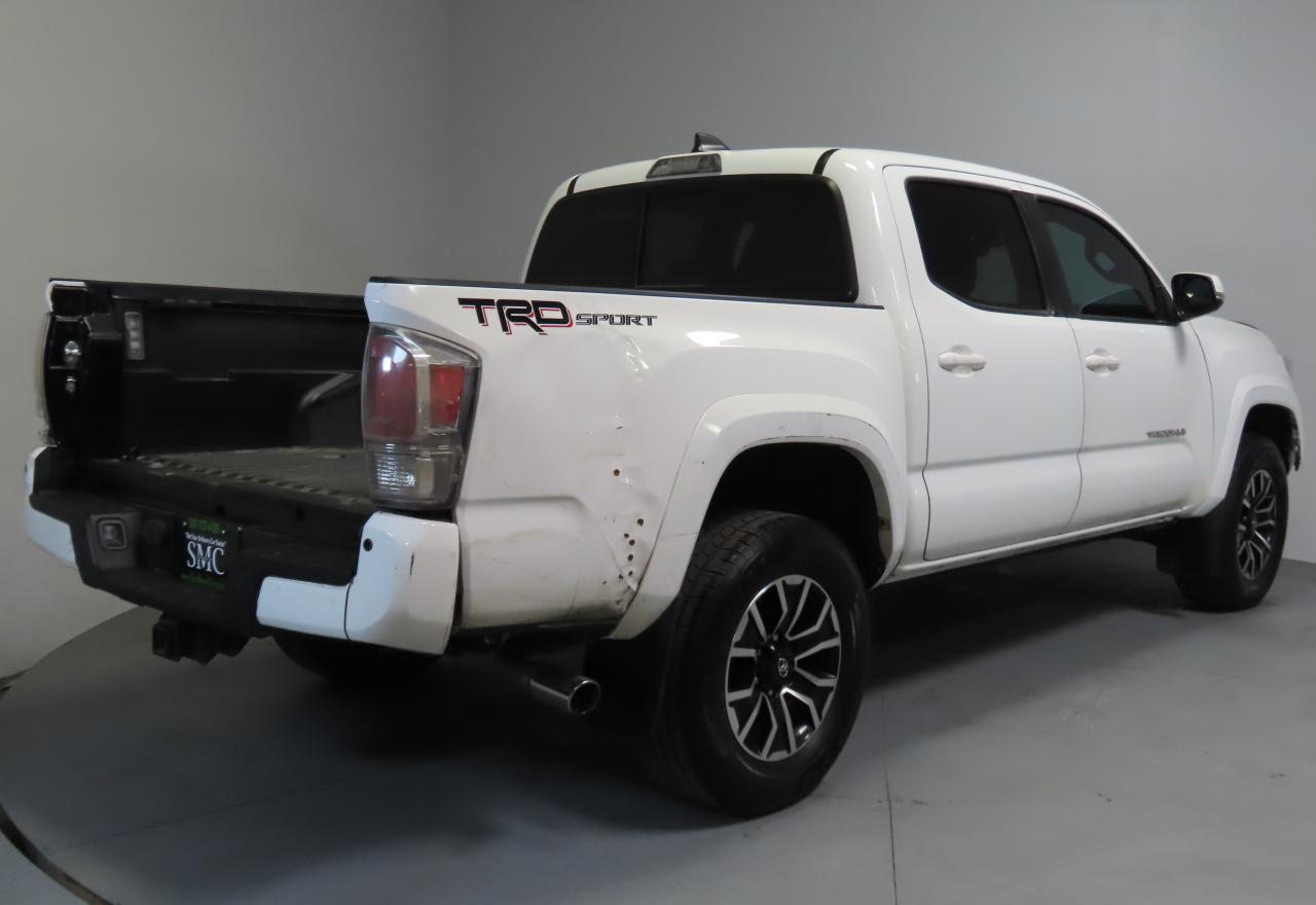 Toyota Tacoma Double Cab Image 9