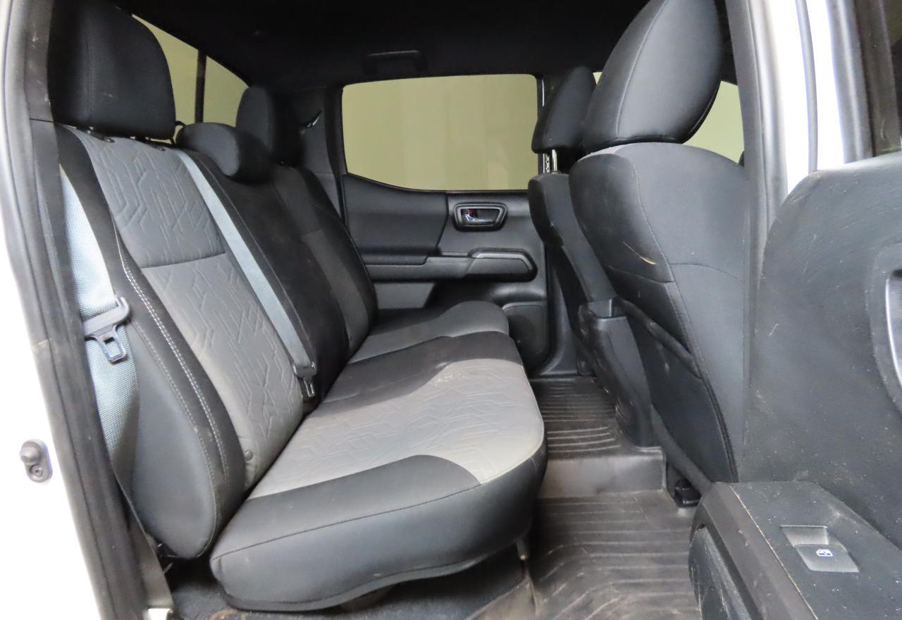 Toyota Tacoma Double Cab Image 6