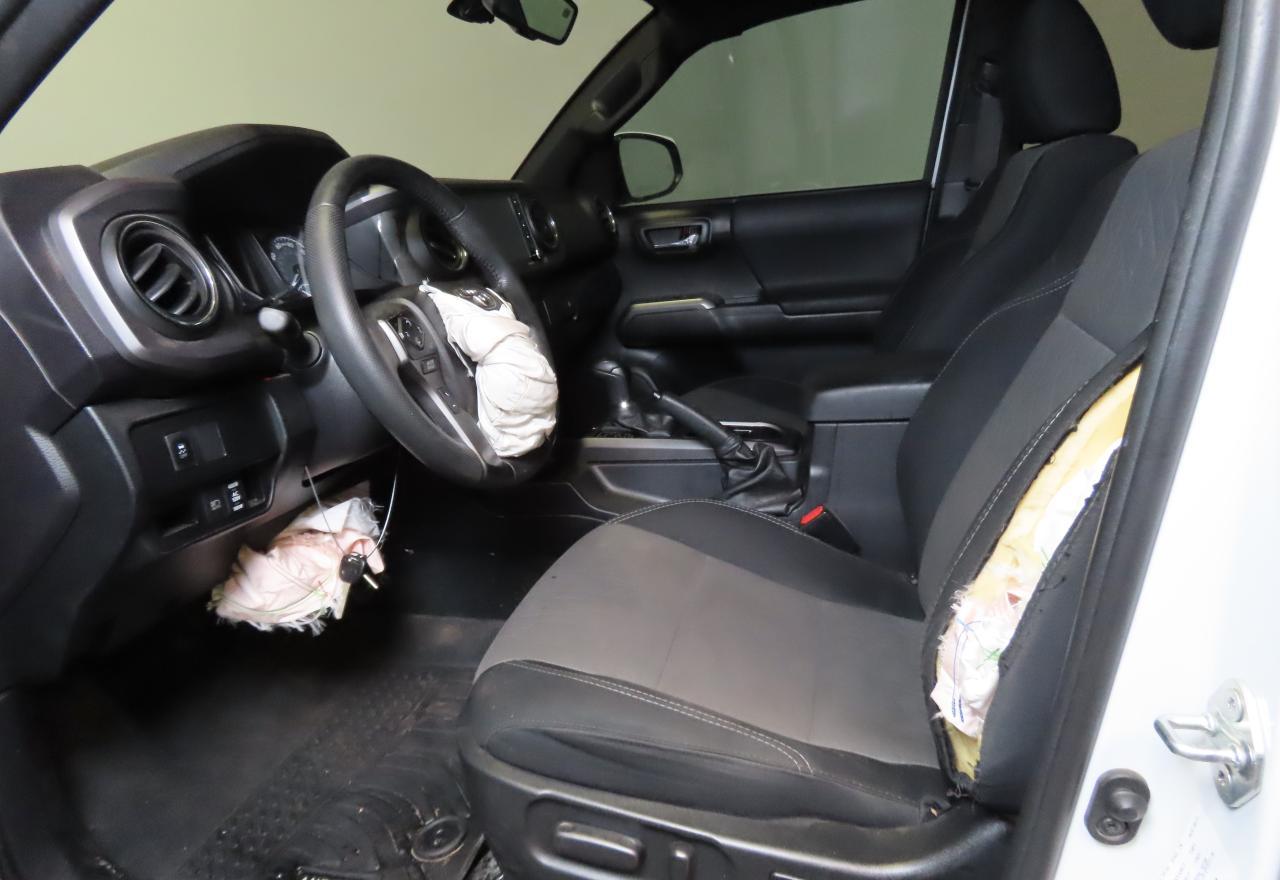 Toyota Tacoma Double Cab Image 8