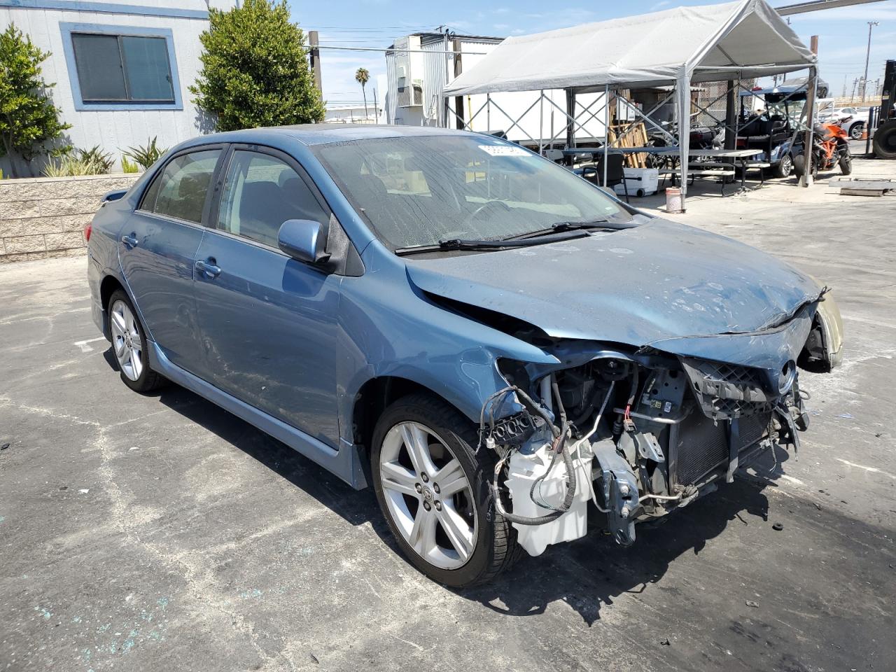 Toyota Corolla Base Image 13