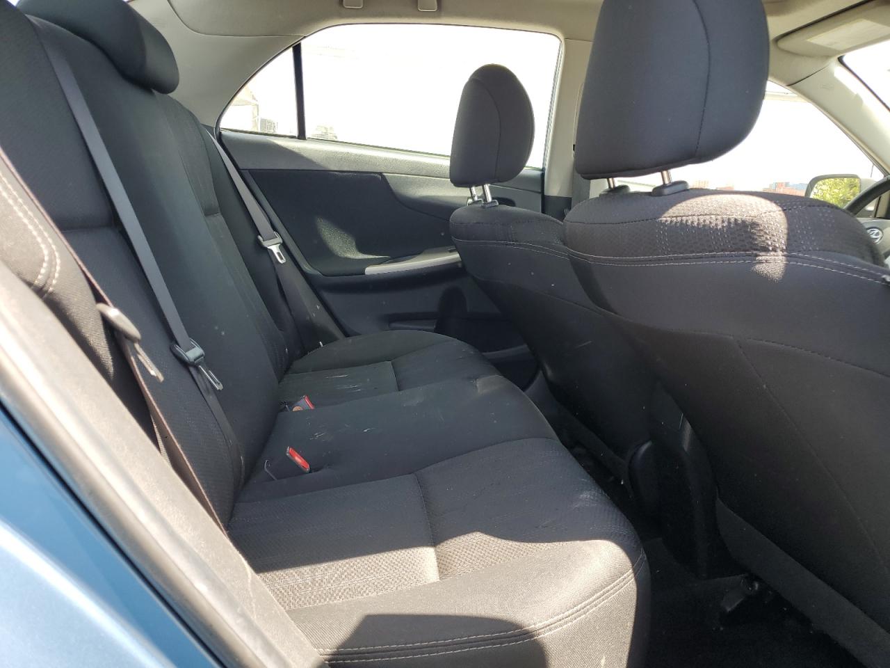 Toyota Corolla Base Image 6