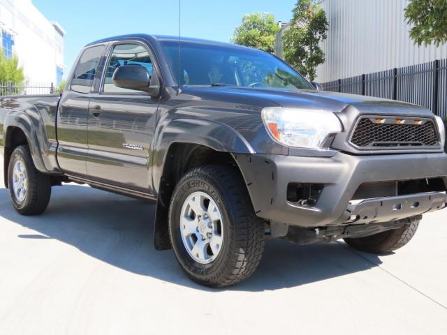  Salvage Toyota Tacoma