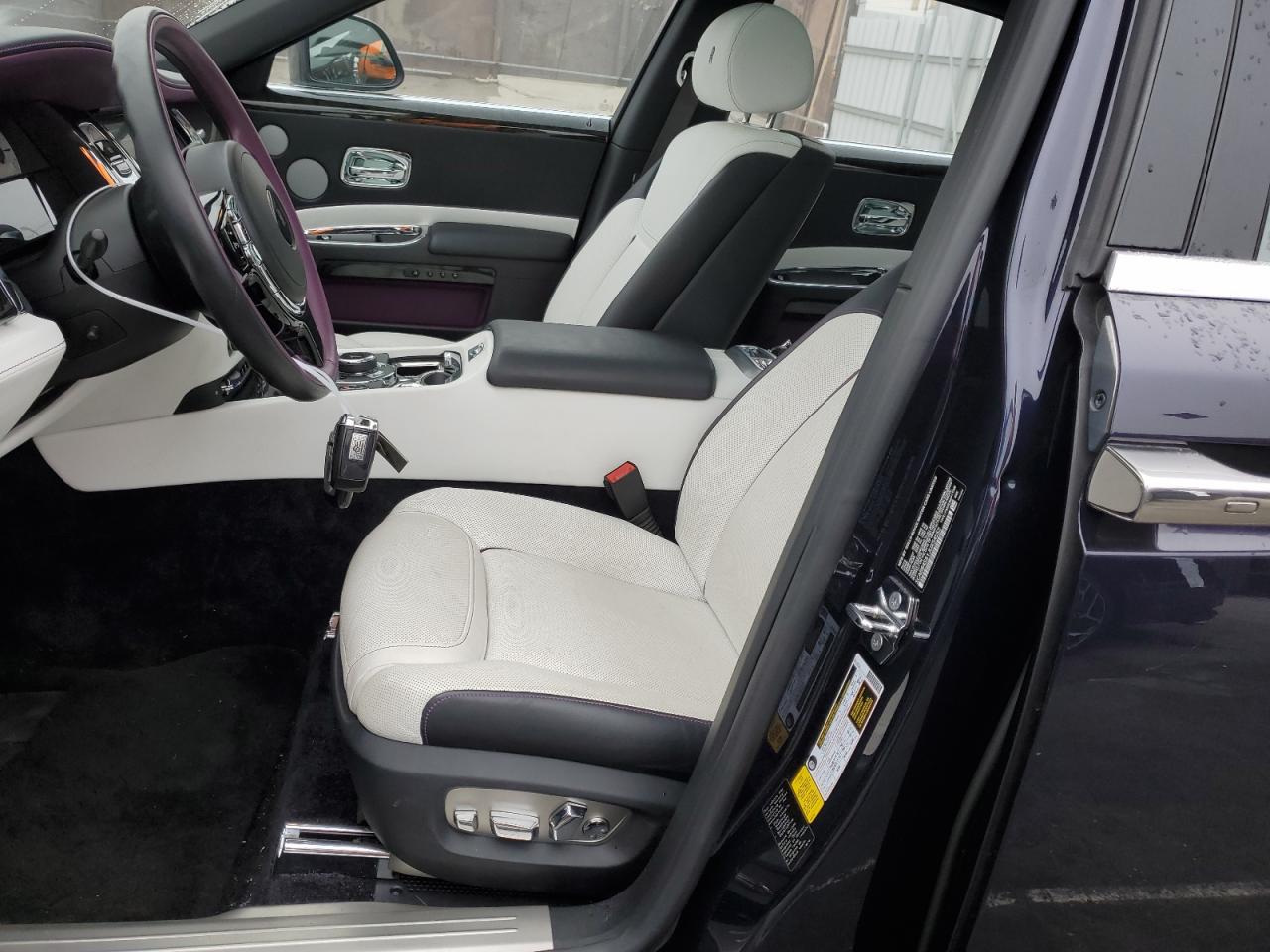 Rolls-Royce Ghost Image 2