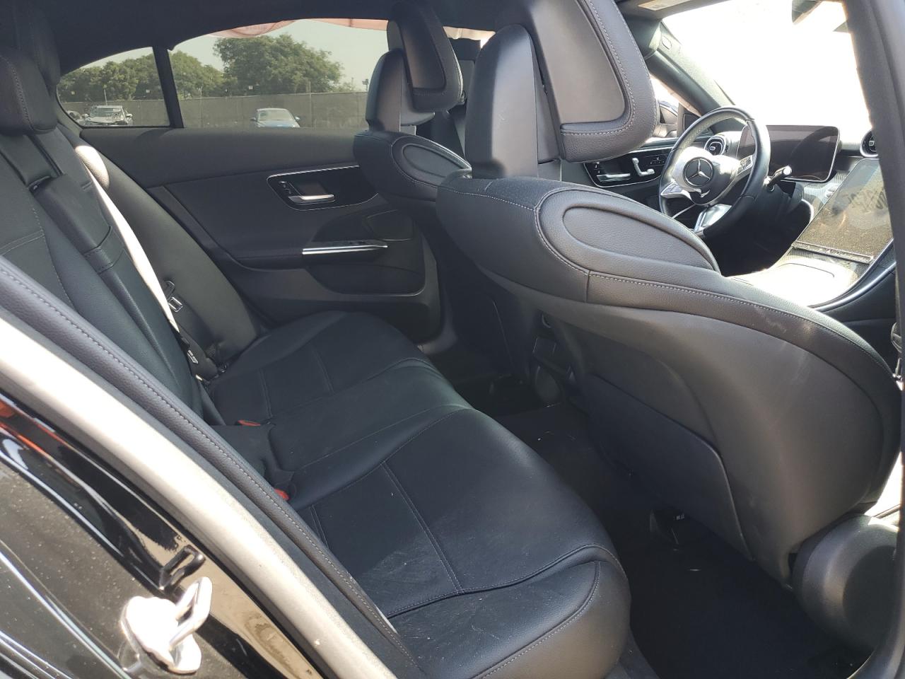 Mercedes-Benz C-Class 300 Image 6