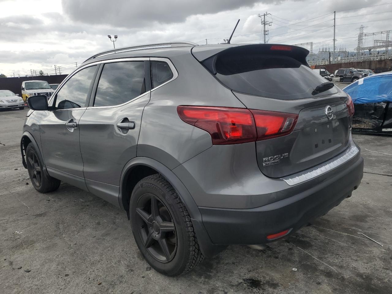 Nissan Rogue S Image 4
