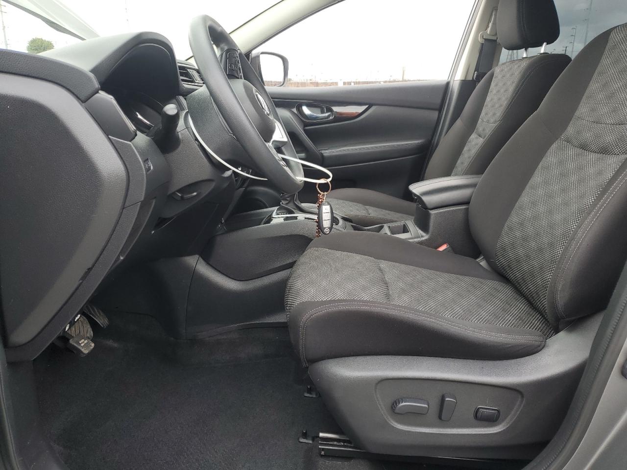 Nissan Rogue S Image 6