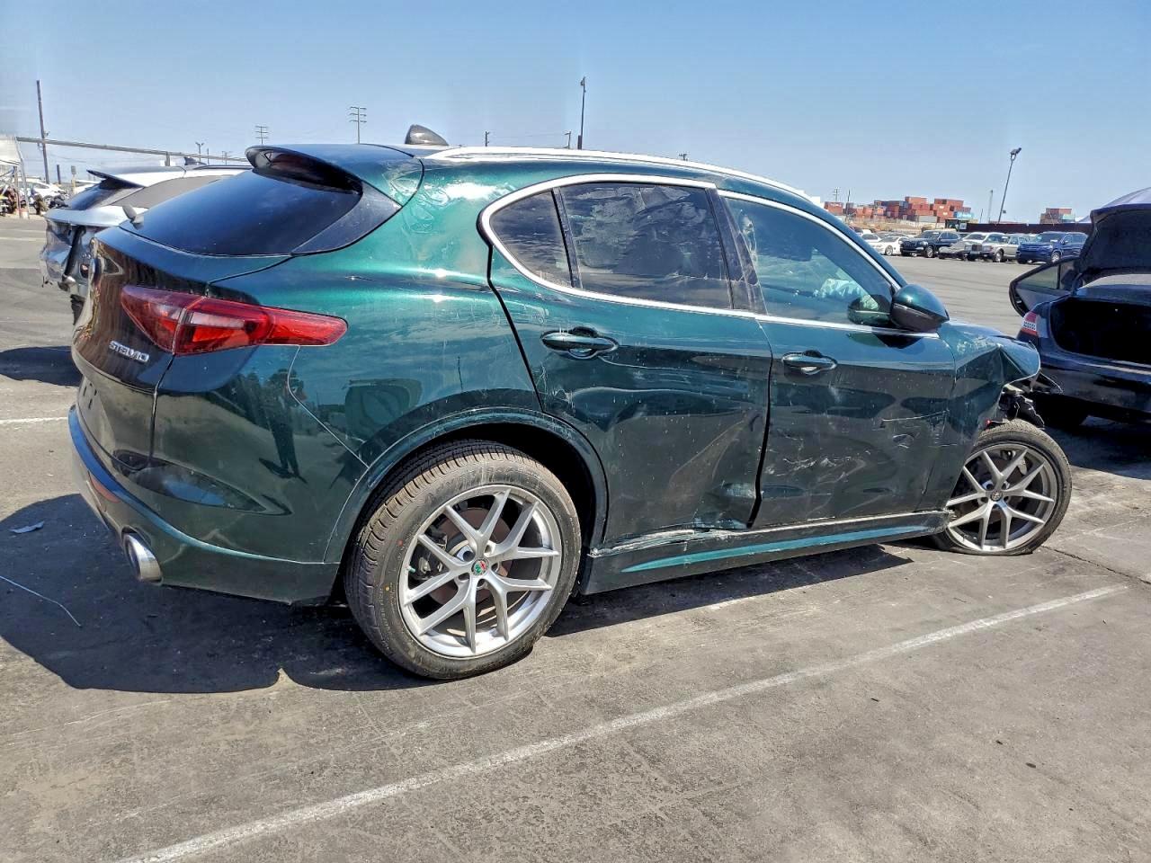 Alfa Romeo Stelvio Ti Image 9