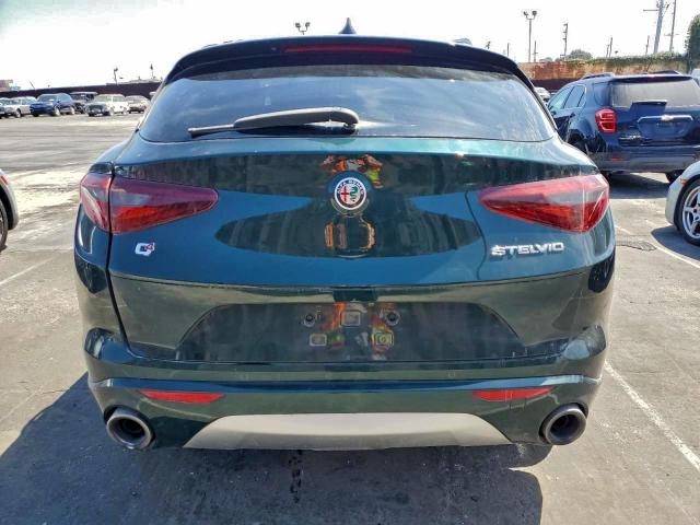 Alfa Romeo Stelvio Ti Image 5