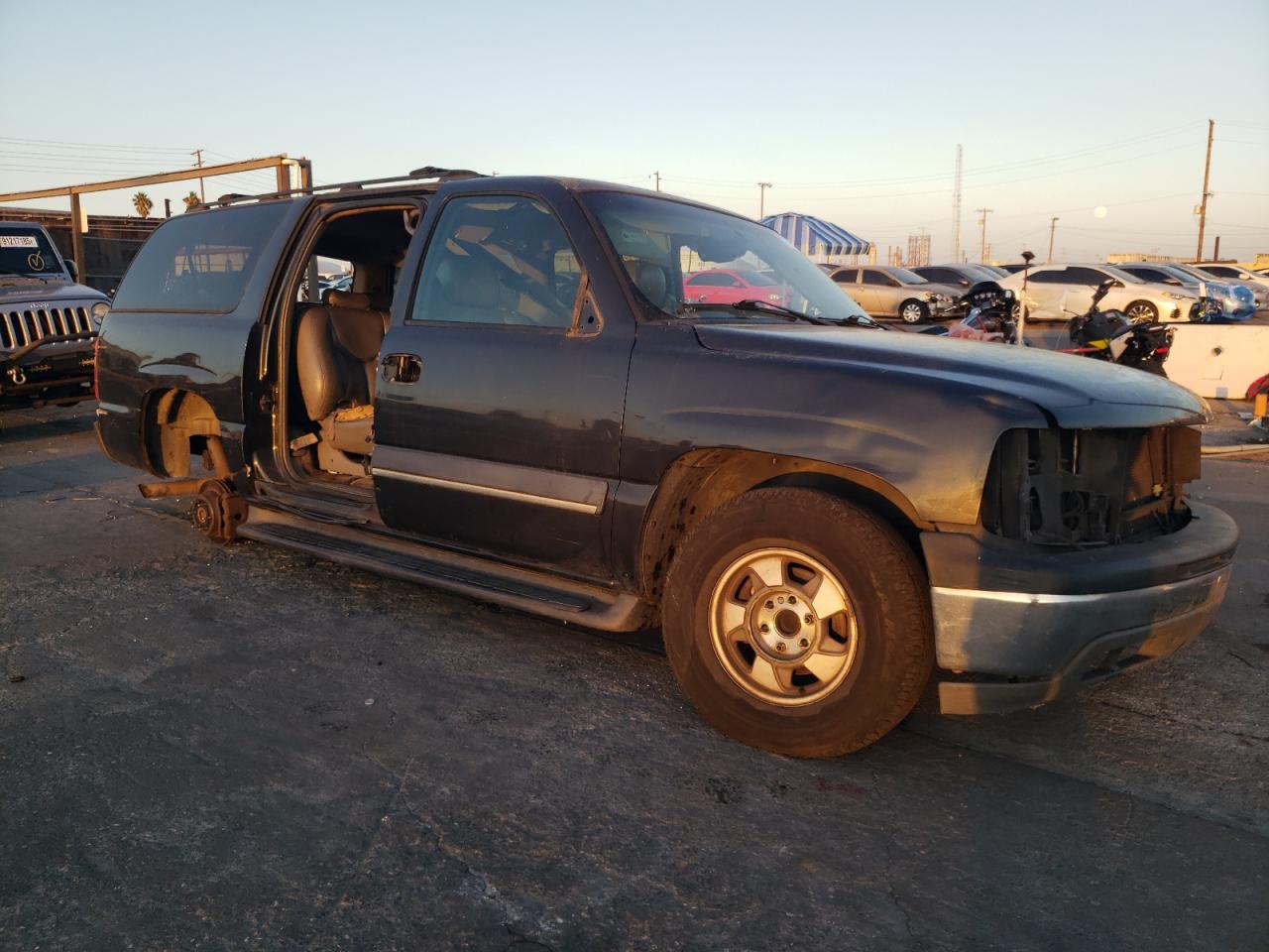 Chevrolet Suburban C1500 Image 5