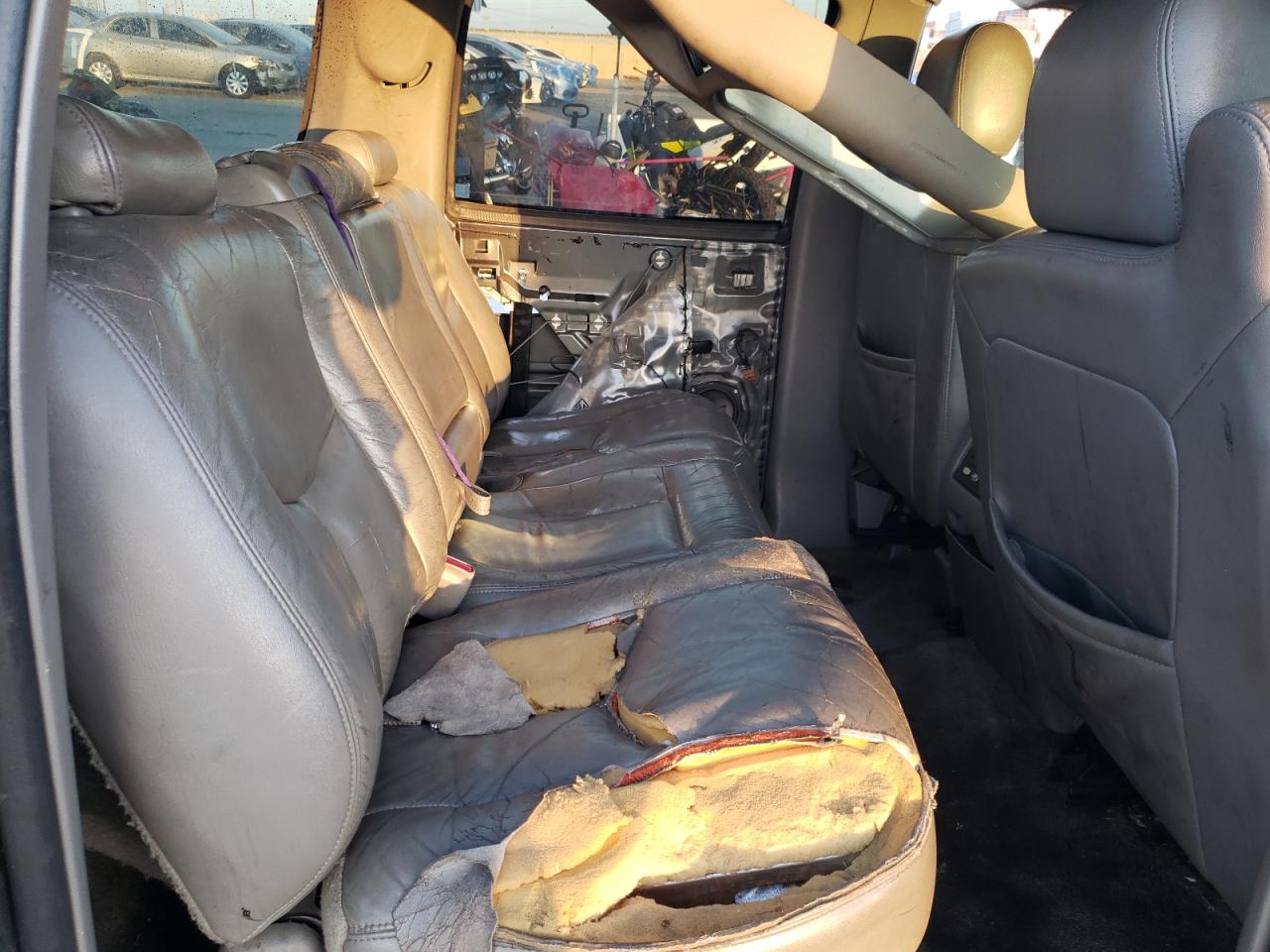 Chevrolet Suburban C1500 Image 9