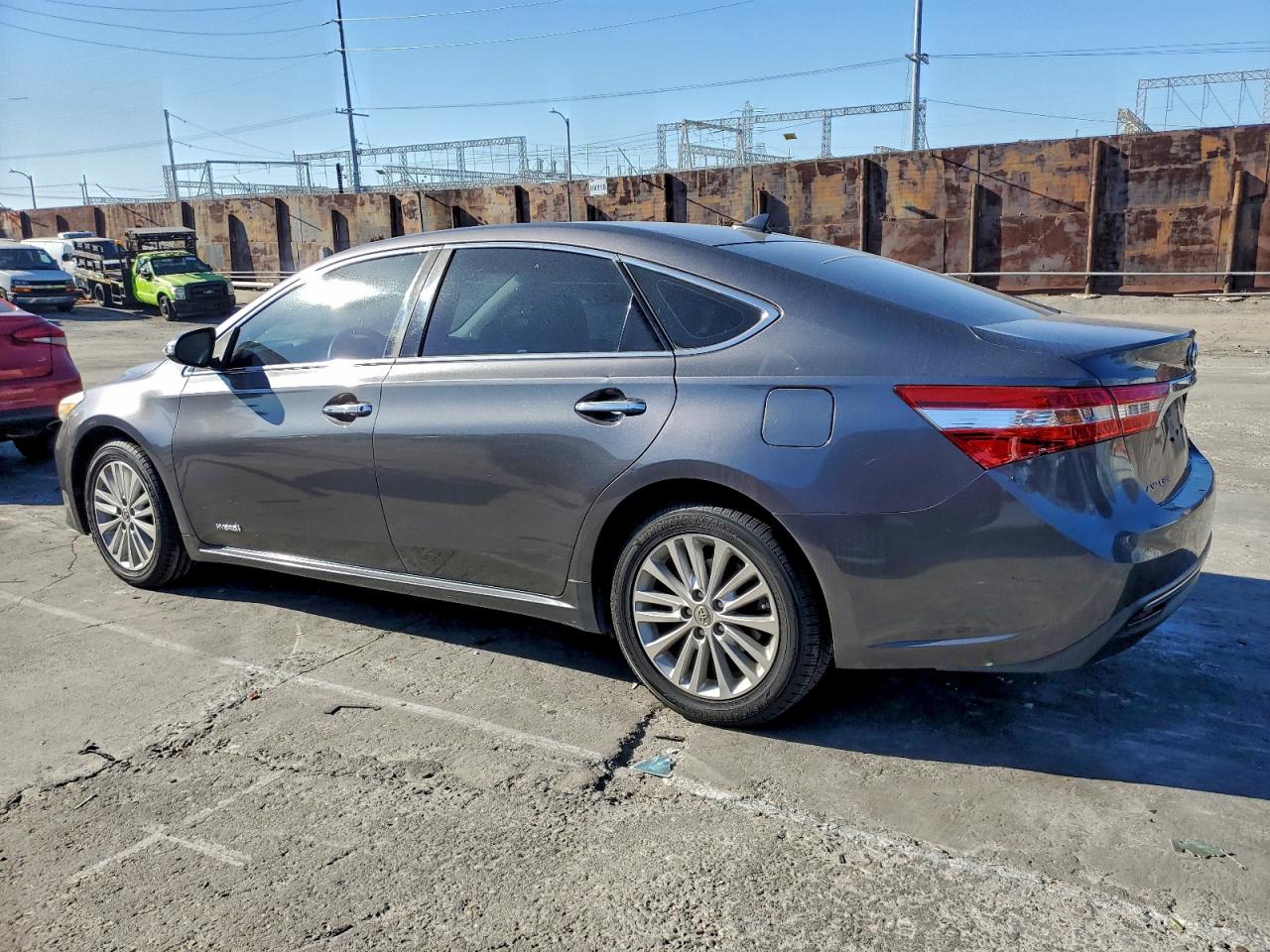 Toyota Avalon Hybrid Image 8