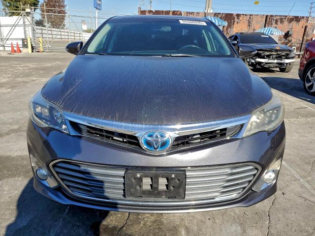 Toyota Avalon Hybrid Image 4