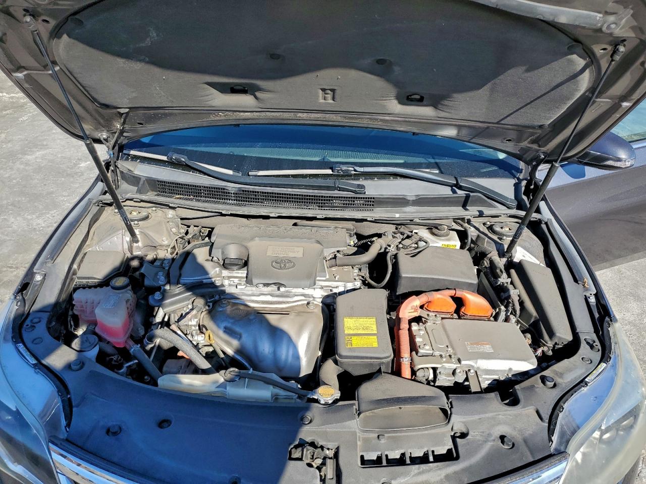 Toyota Avalon Hybrid Image 2