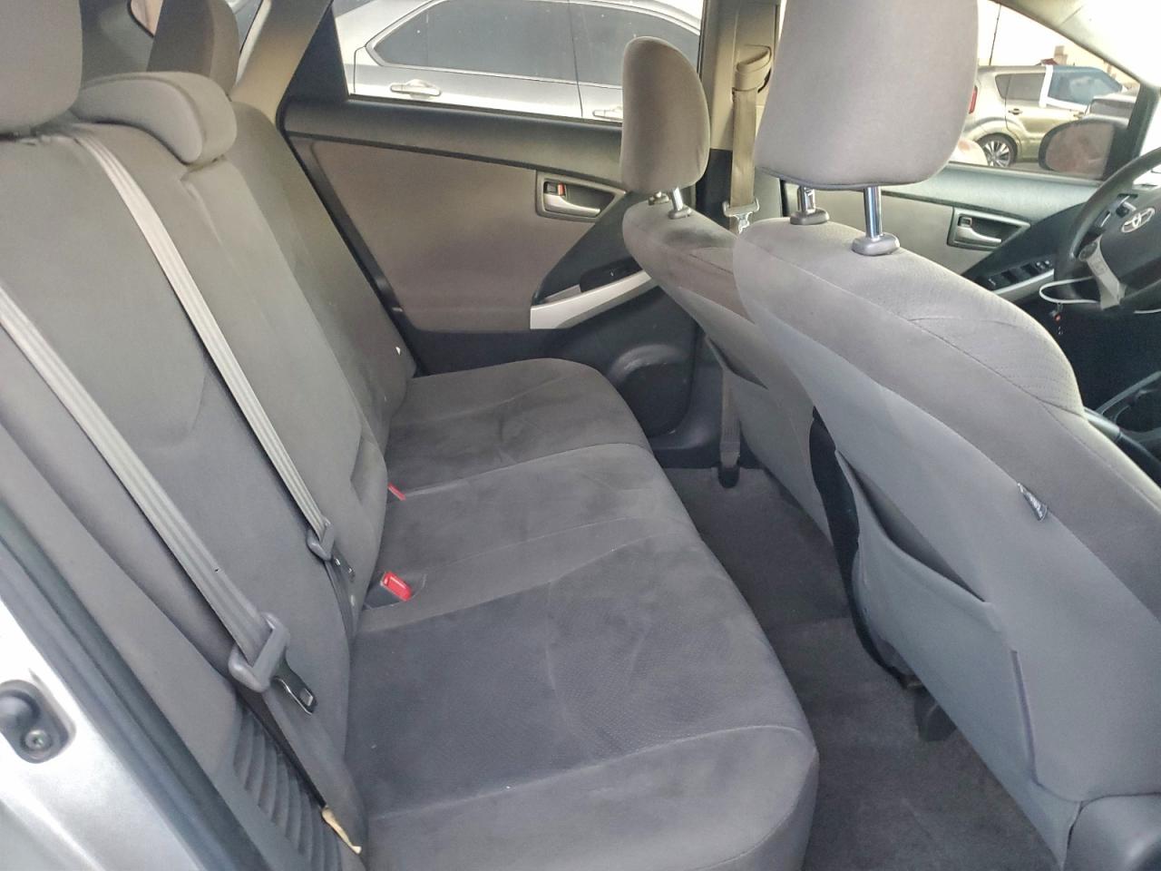 Toyota Prius Image 10