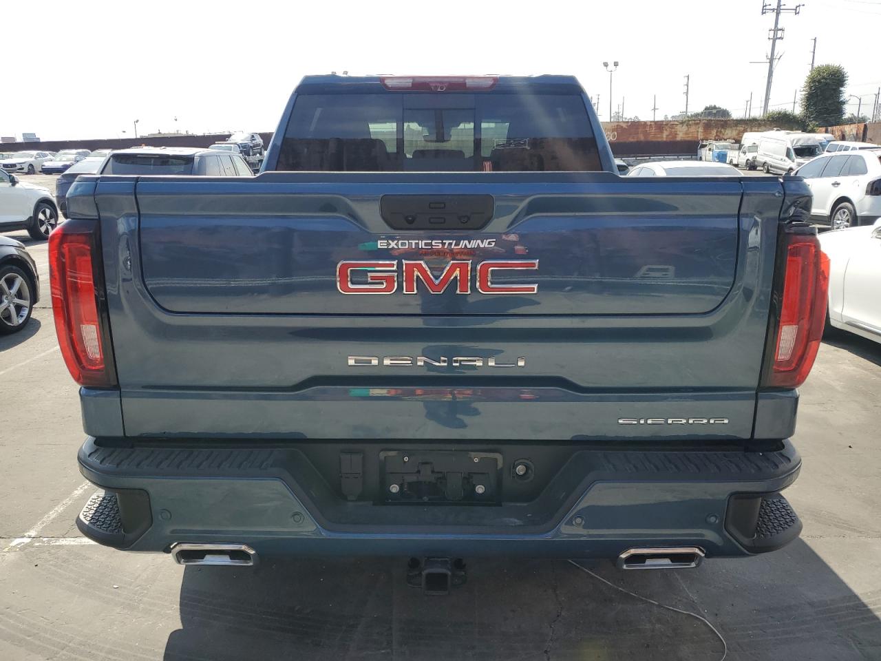 GMC Sierra K1500 Denali Image 3