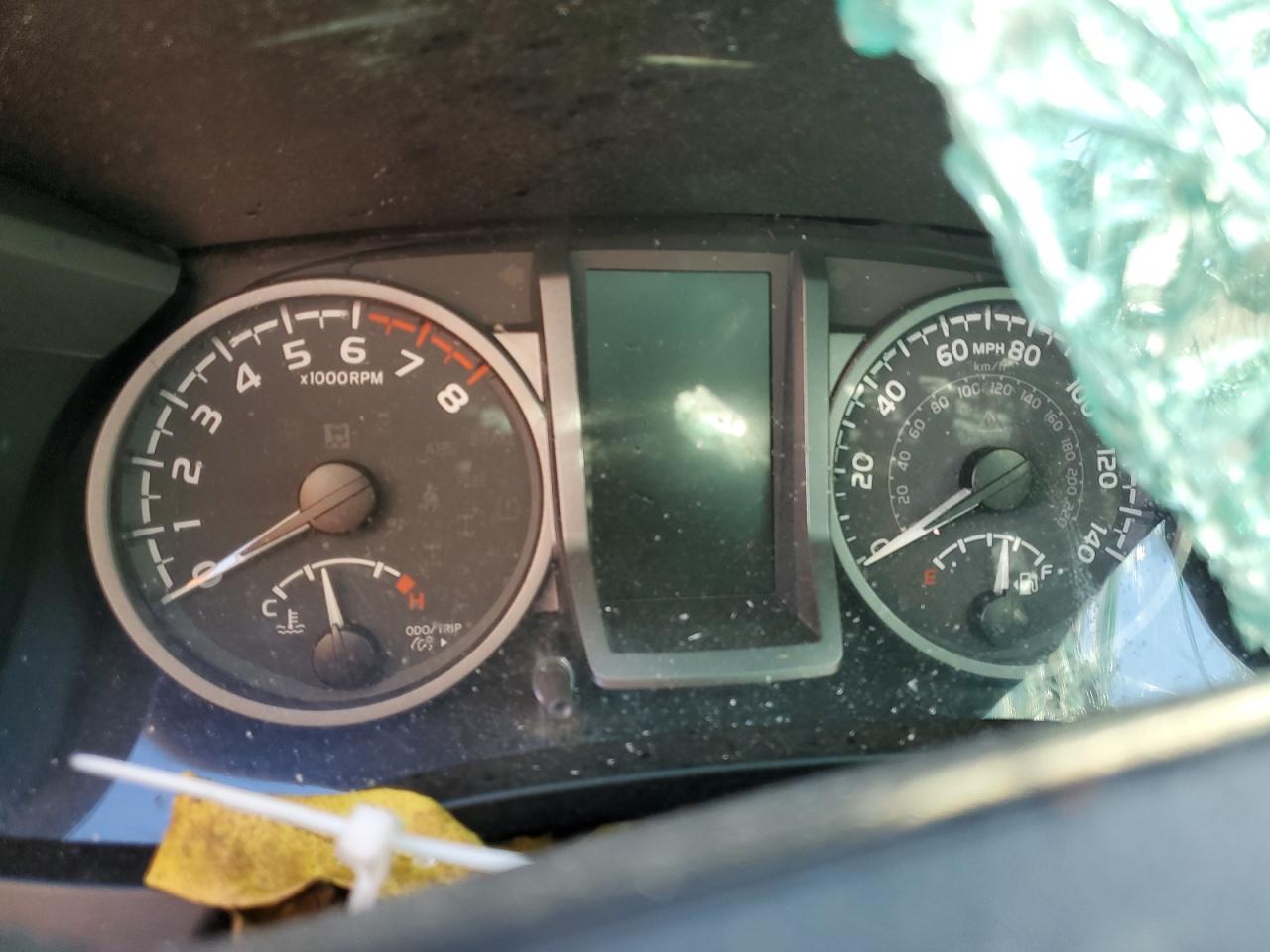 Toyota Tacoma Double Cab Image 3