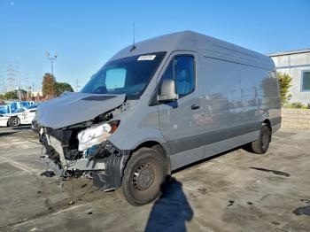  Salvage Mercedes-Benz Sprinter