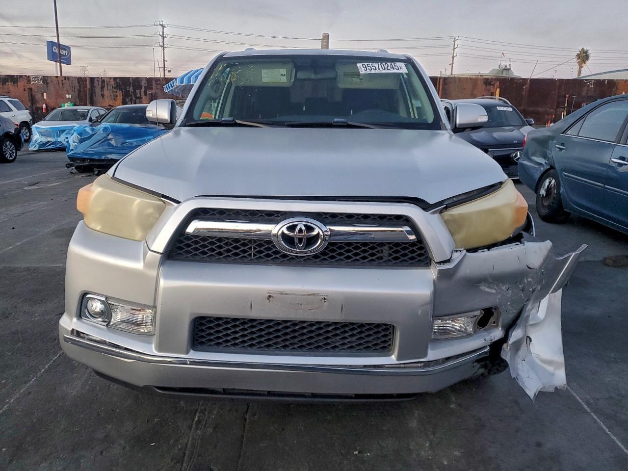 Toyota 4Runner Sr5 Image 2